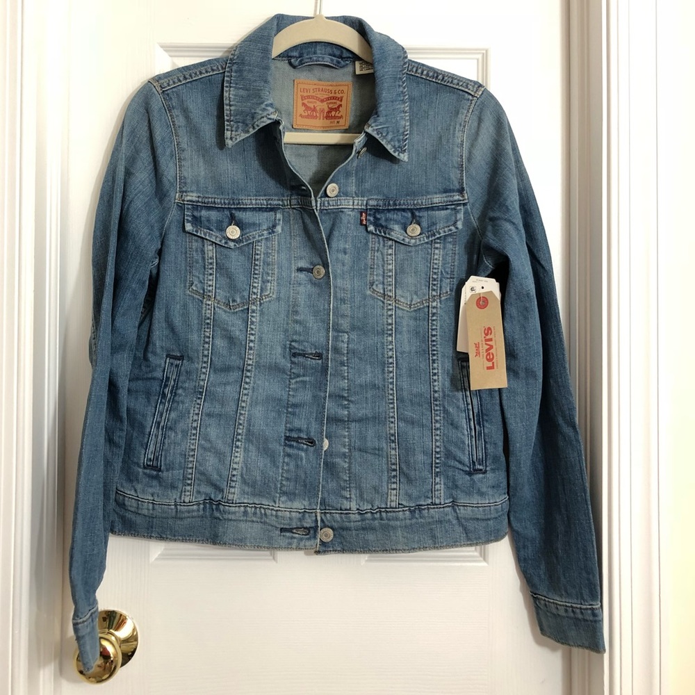 Levi’s Jean Jacket size M  NWT